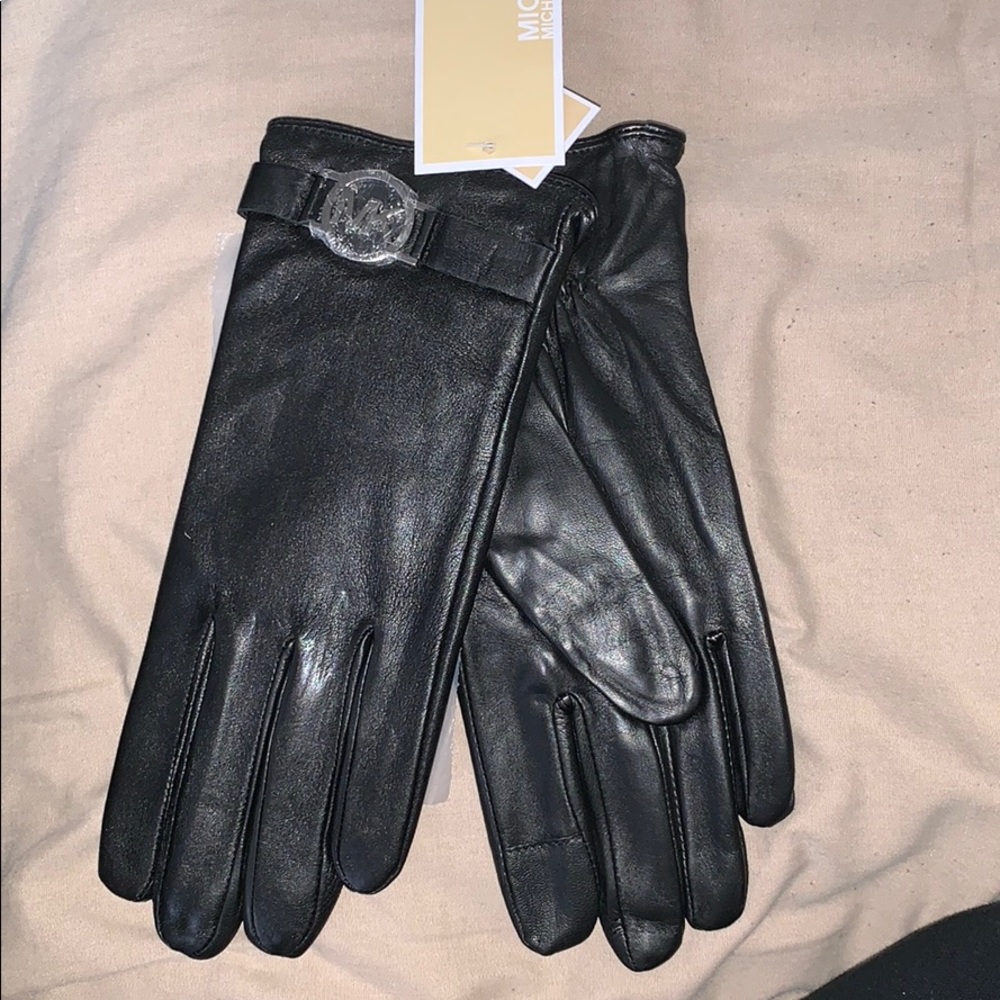 Michael Kors gloves